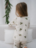 Pajamas, Holly